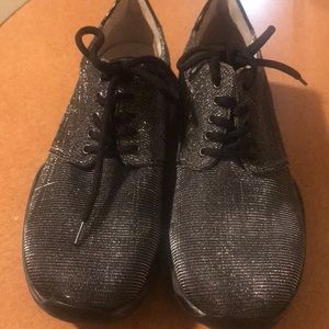 Waldlaufer sliver and black shoes